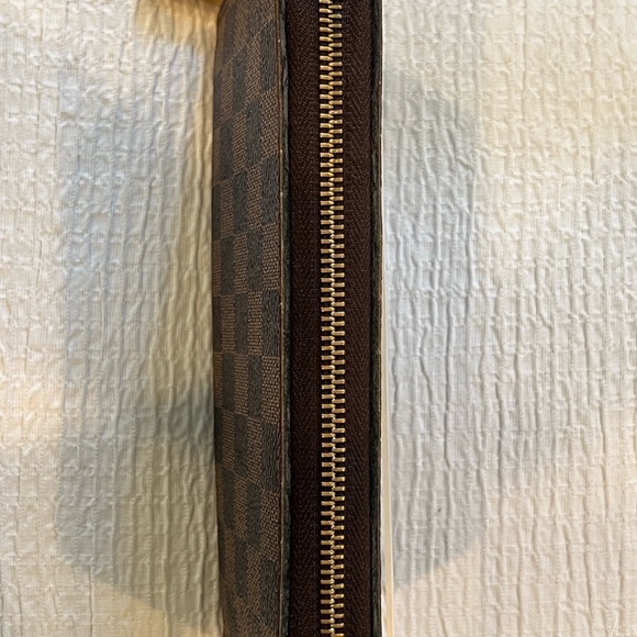 Louis Vuitton Damier Ebene Zippy Wallet - Picture 3 of 11